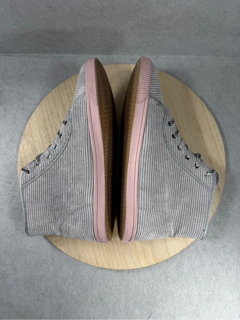Toms Camarillo Womens 12 Grey Corduroy Velvet Lace Pink Rubber Sole Sneaker Boot